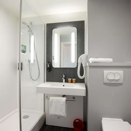 Hotel Ibis Geneve 3*