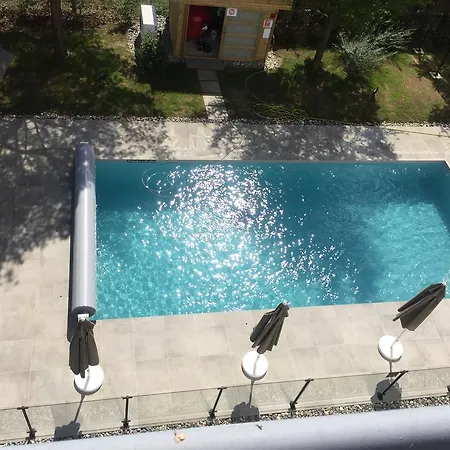 Ibis Geneve 3*