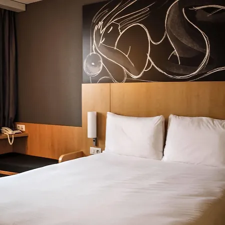 Ibis Geneve 3*