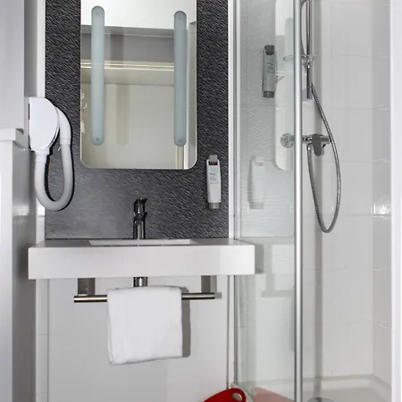 Ξενοδοχείο Ibis Geneve 3*