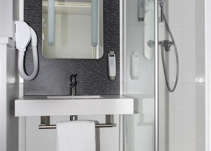 Hotel Ibis Geneve 3*